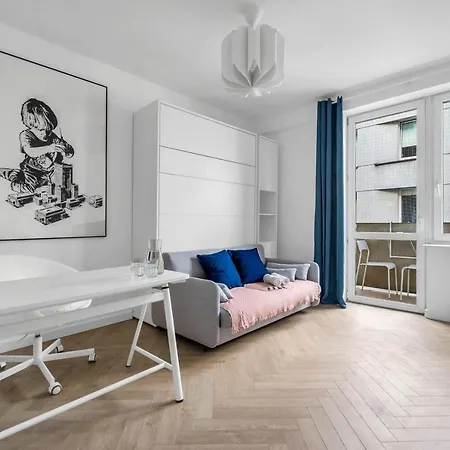Koneser - Workspace, Balcony, Subway - By Rentujemy Apartment
