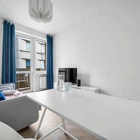 Koneser - Workspace, Balcony, Subway - By Rentujemy Apartment *