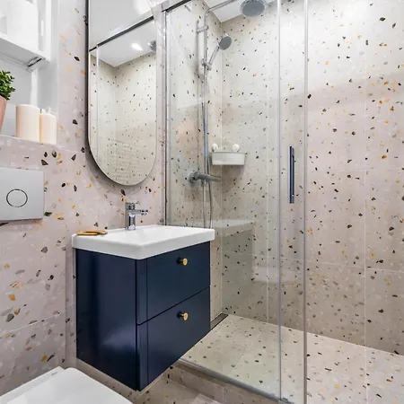 Koneser - Workspace, Balcony, Subway - By Rentujemy Διαμέρισμα Βαρσοβία